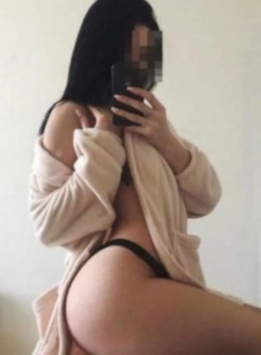 Çiftlik Bayan, Hayatınıza Rengi Getirecek, En Çekici 52 Kg ve 150 Cm'deki Partneriniz!